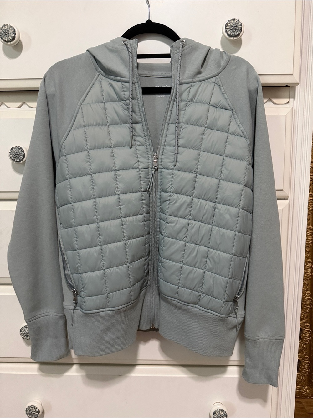 Old Navy Quilted Hooded Jacket in Sage Green